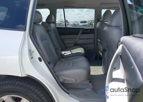 2010 Toyota Highlander Se V6 z USA, uszkodzony, nr VIN 5TDKK3EH2AS013138